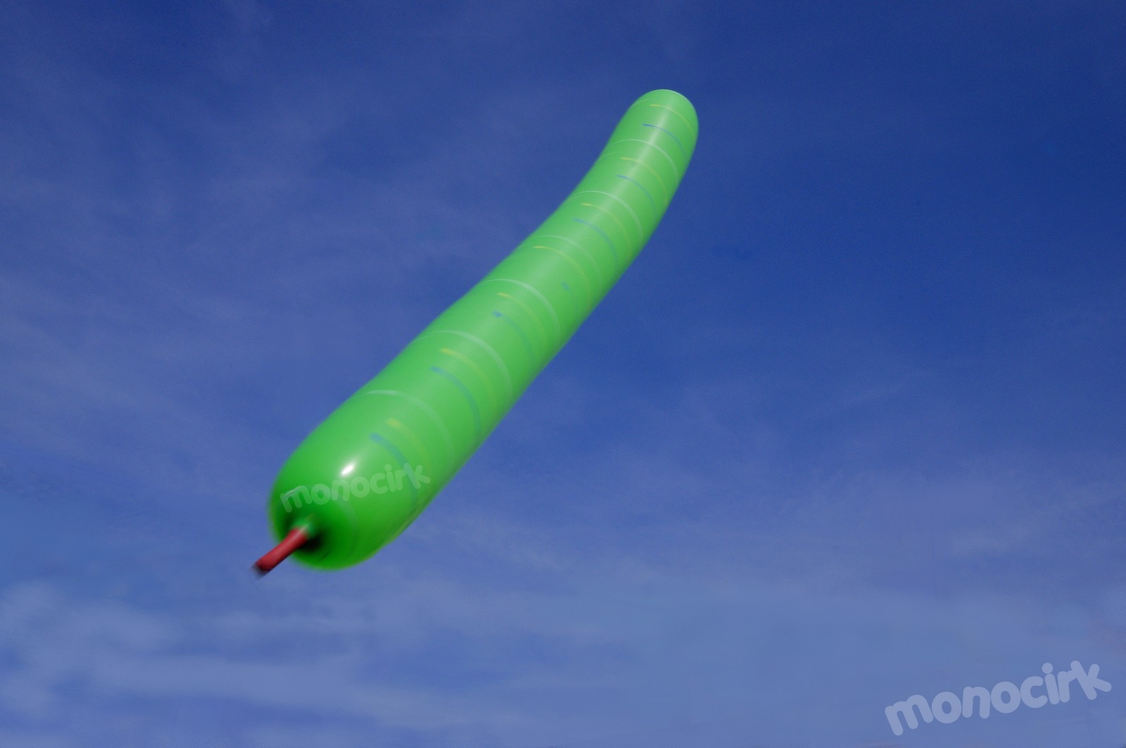 ballon fusée siffleur 1 mètre, matériel cirque Nantes 44 Bretagne