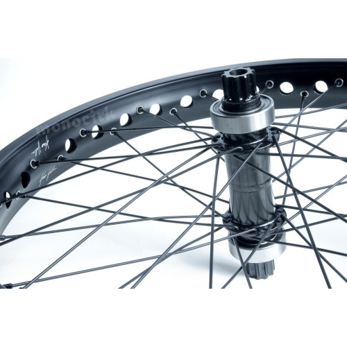 roue monocycle 19" ISIS trial KOXX - KRIS HOLM, magasin cirque Nantes