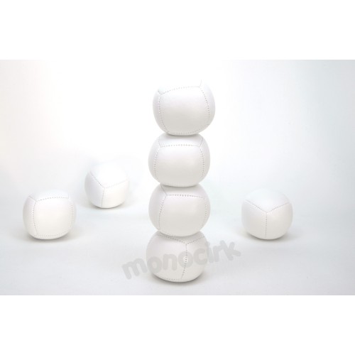 jonglerie balle cube Record Babache blanche, matériel cirque Nantes 44