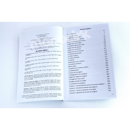 livre "la jonglerie facile" 580 pages, matériel cirque magasin Nantes