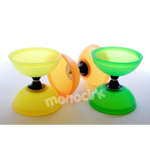 jonglerie diabolo axe fixe HENRYS VISION transparent, cirque Nantes 44